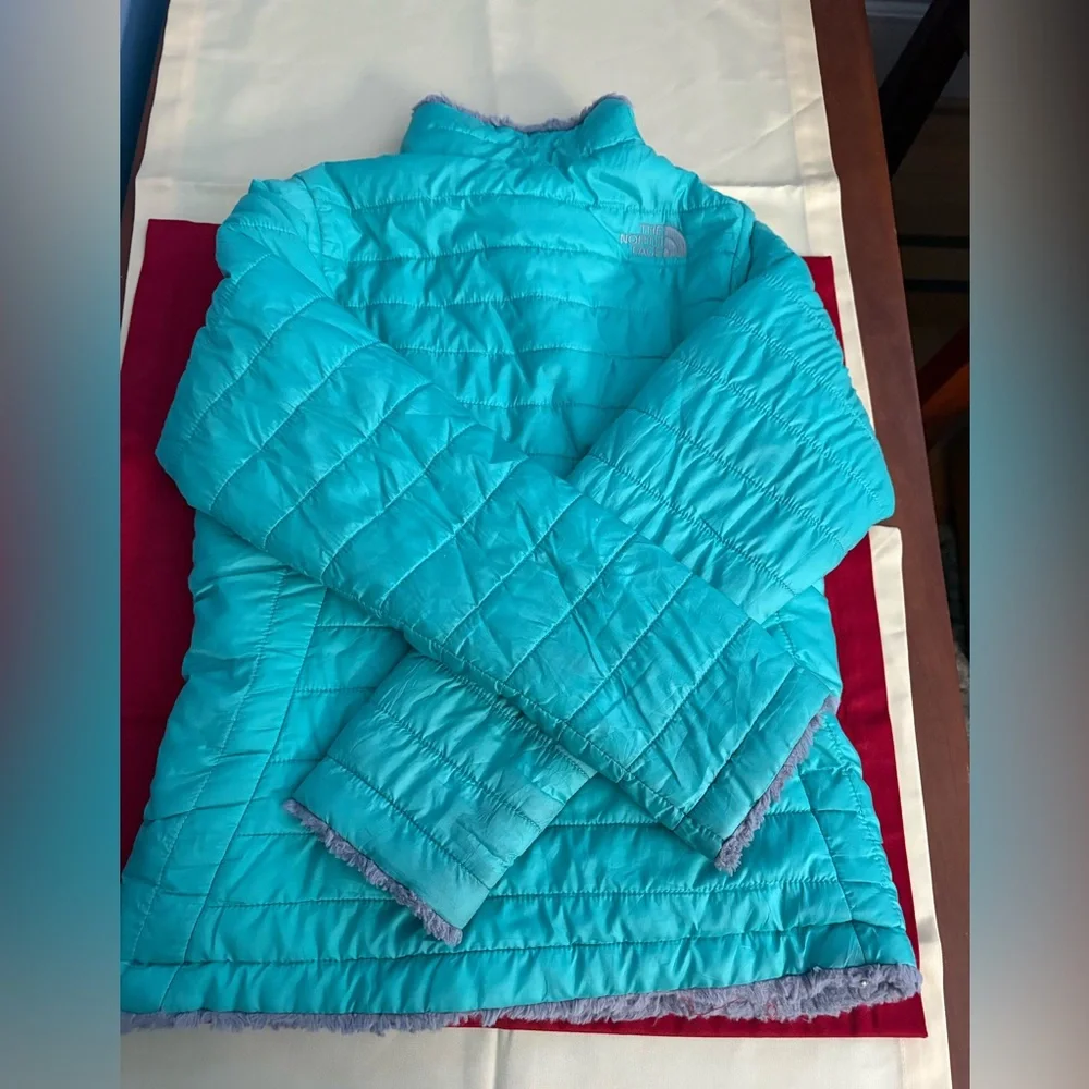 Girls’ North Face  Reversible Jacket in Teal and Gray. Size 10-12.